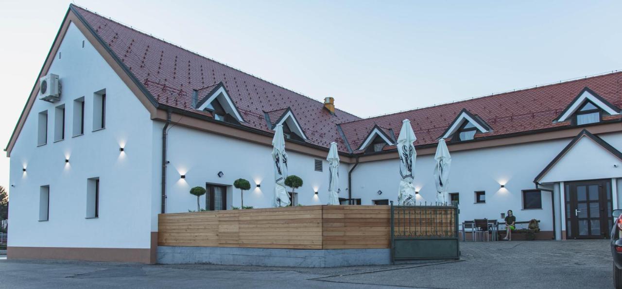 מריבור Guesthouse Janez מראה חיצוני תמונה