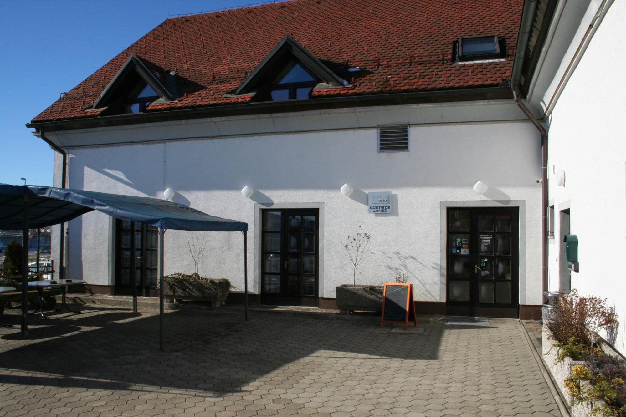 מריבור Guesthouse Janez מראה חיצוני תמונה