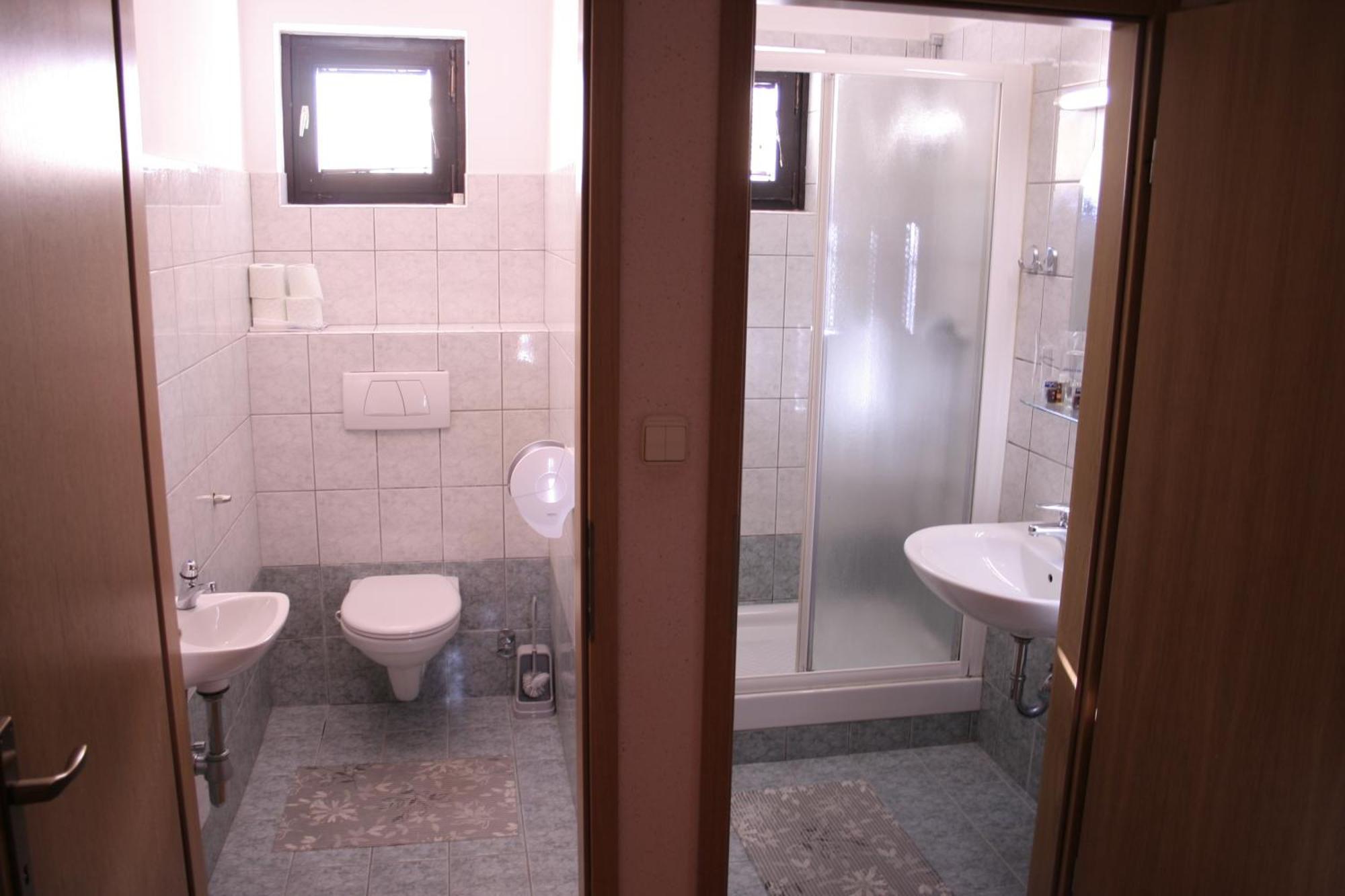 מריבור Guesthouse Janez מראה חיצוני תמונה