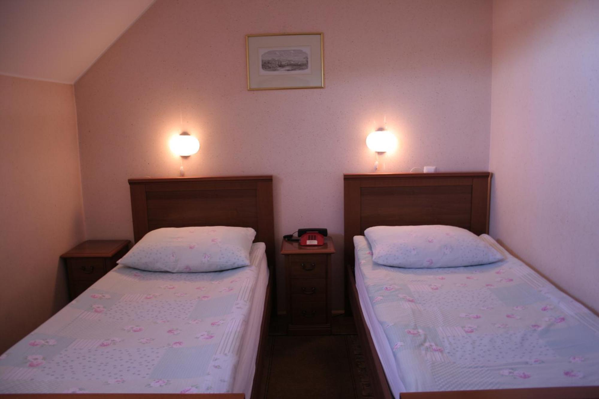 מריבור Guesthouse Janez מראה חיצוני תמונה